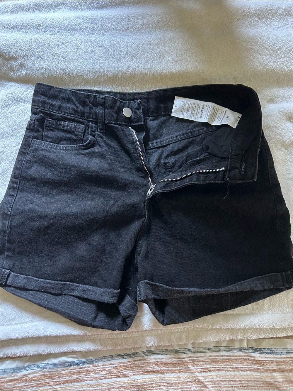 SHEIN Black Rolled-Hem Denim Shorts